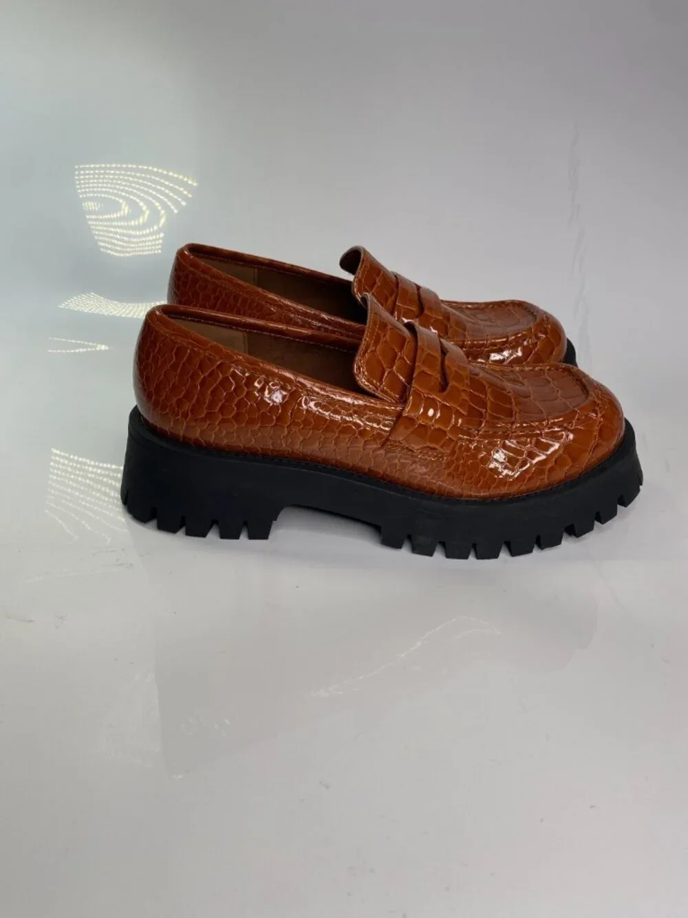 Band of the free Lark Crocodile Embossed Chunky Platform Loafers Sz 9